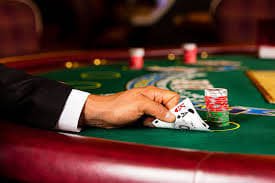 Antarmuka permainan Ceme Online di ceria bet dengan meja dealer dan kartu pemain
